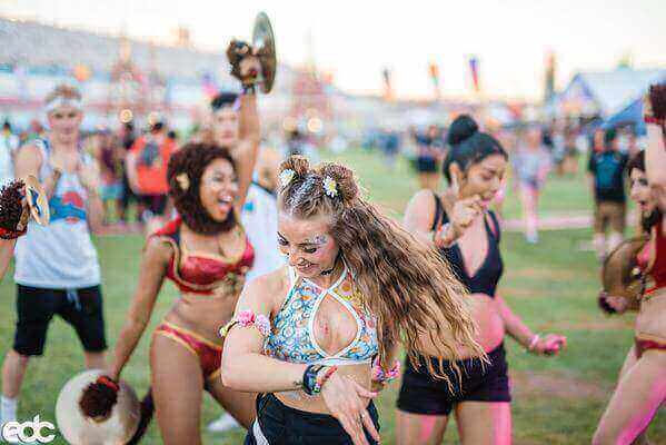 Dancing Girls