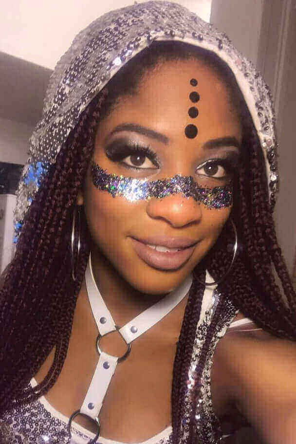 Drawing straight lines with glitter